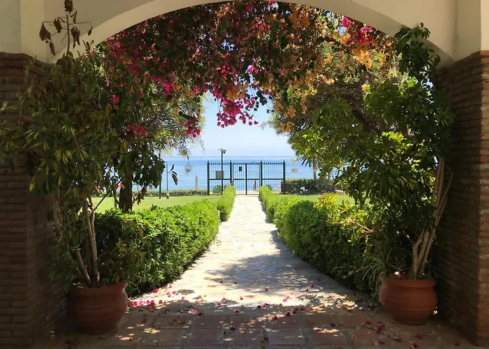 Marbella - Estepona Beach Frontline Apartment