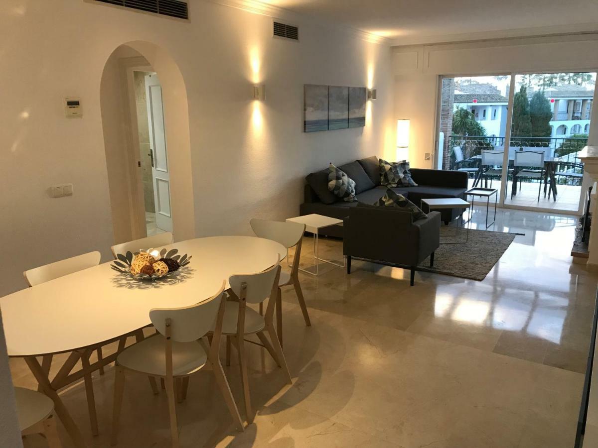 Marbella - Frontline Appartement Estepona